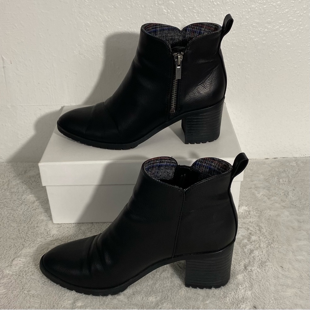 Life Stride Michelle Black Faux Leather Booties Women’s Size 6.5M - Picture 2 of 11